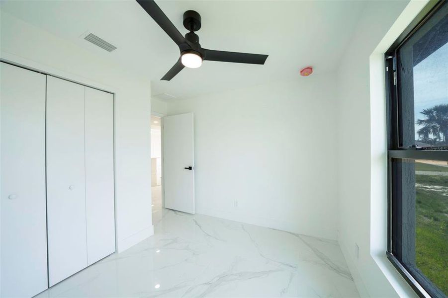 Spacious, unfurnished interior of a new home in , Punta Gorda (Image 30).