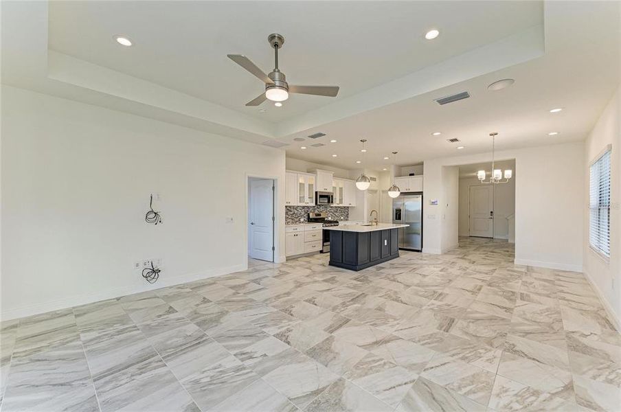 Spacious, unfurnished interior of a new home in , Sarasota (Image 33).