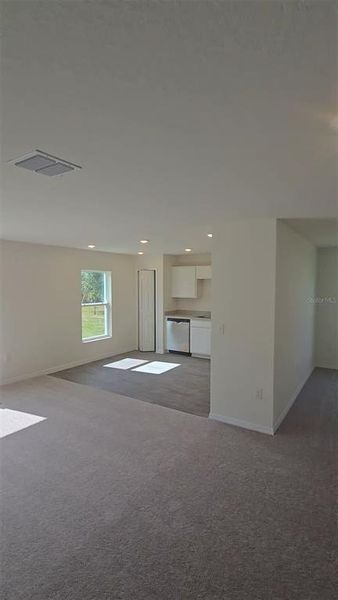 Spacious, unfurnished interior of a new home in Poinciana, Poinciana (Image 7).