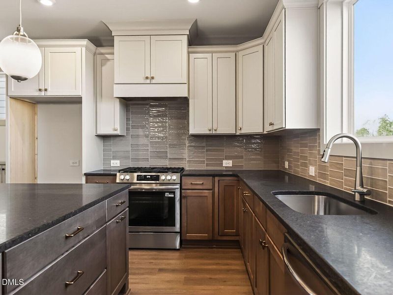 015-1280x960-kitchen