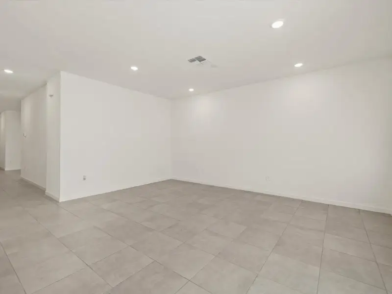 Spacious, unfurnished interior of a new home in Entrada Estate Series, Tolleson (Image 11).