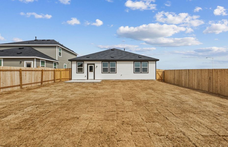 Exterior details and patio area of a home in Alto, San Marcos (Image 4).