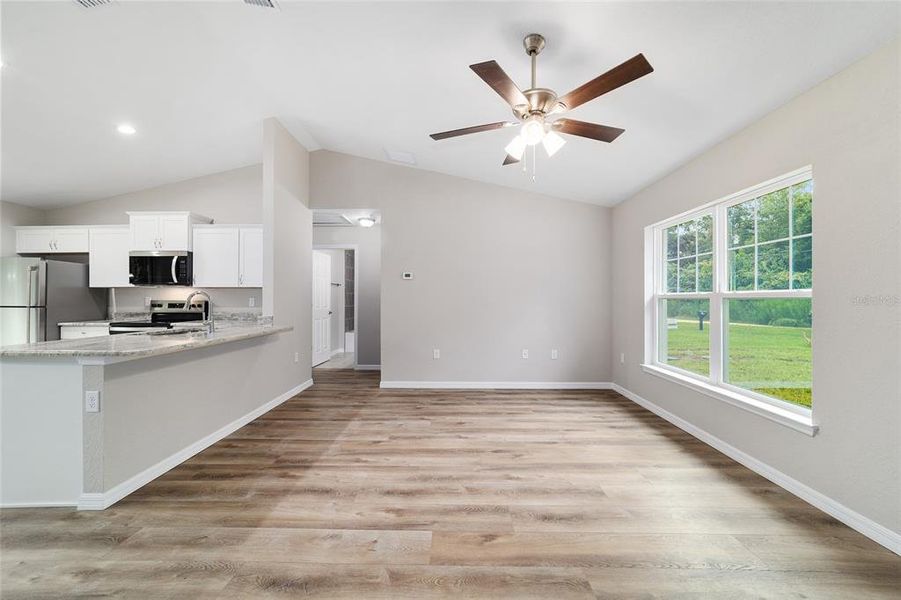 Spacious, unfurnished interior of a new home in , Ocala (Image 20).