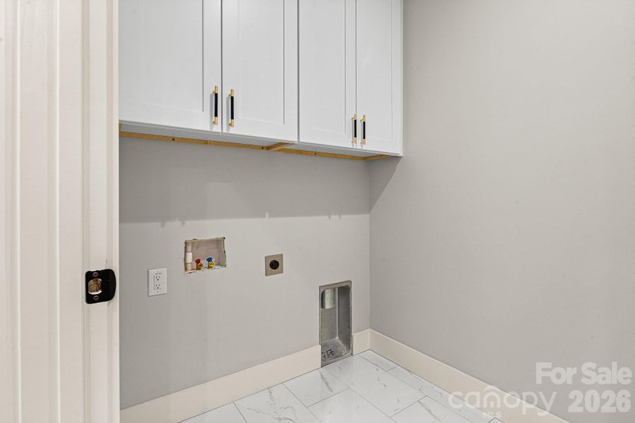 Spacious, unfurnished interior of a new home in , Arden (Image 39).