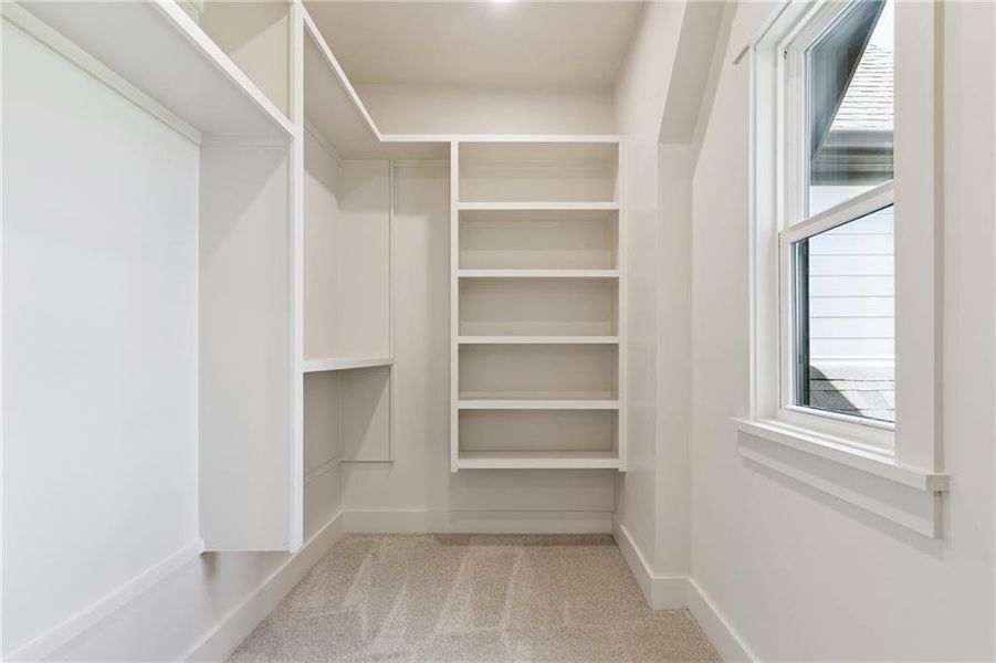 Image 90 of a home in .