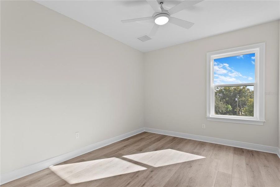 Spacious, unfurnished interior of a new home in , Tampa (Image 25).