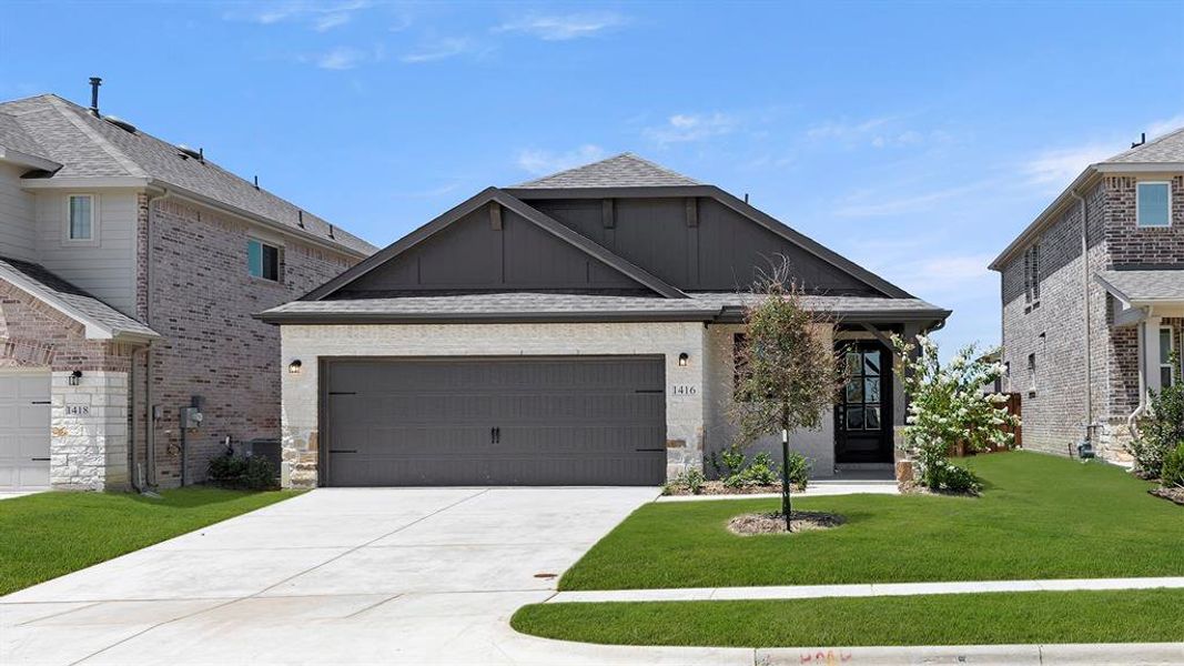 01. 1416 Martingale - Front 01. 1416 Martingale - Front