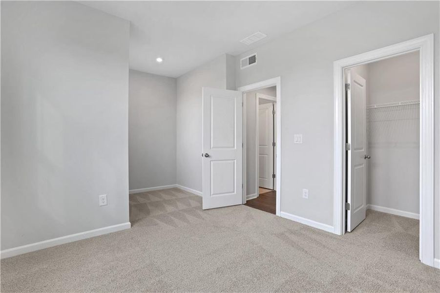 Spacious, unfurnished interior of a new home in Acacia, Cumming (Image 26).