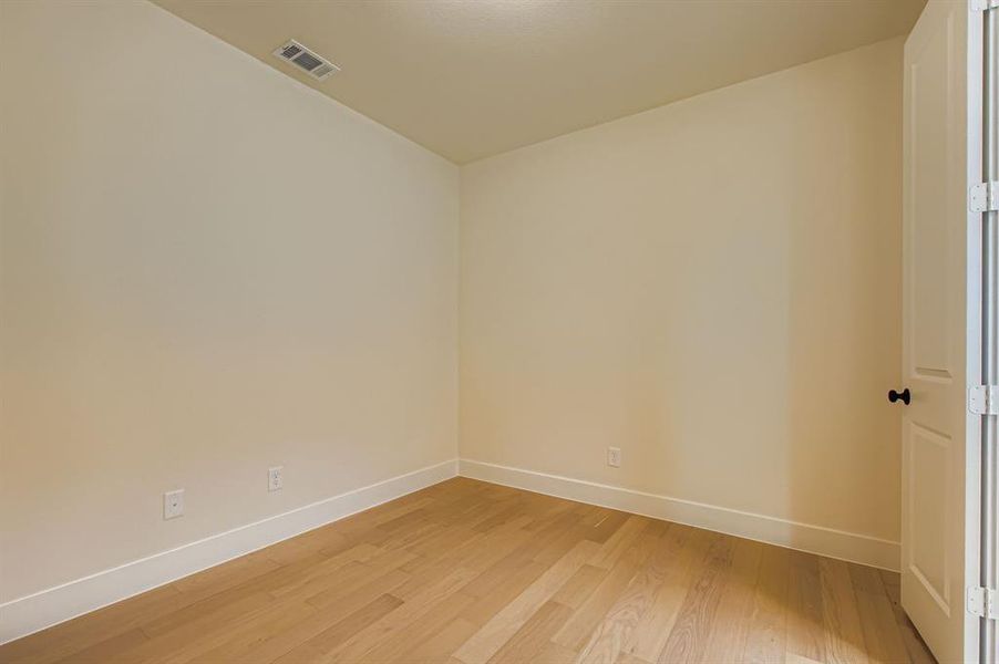 Spacious, unfurnished interior of a new home in Hillstead, Lavon (Image 17).