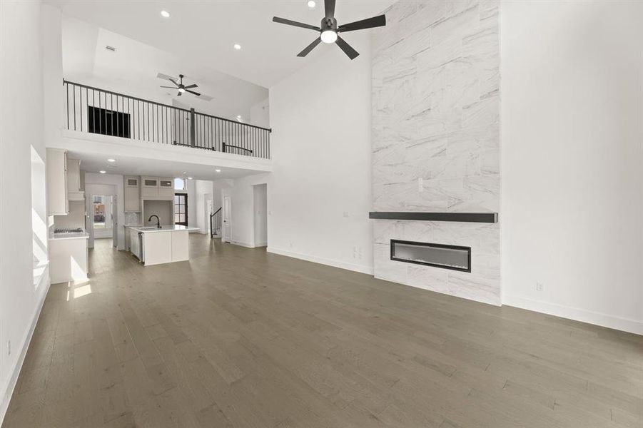 Spacious, unfurnished interior of a new home in Trails at Cottonwood Creek, Rowlett (Image 17).