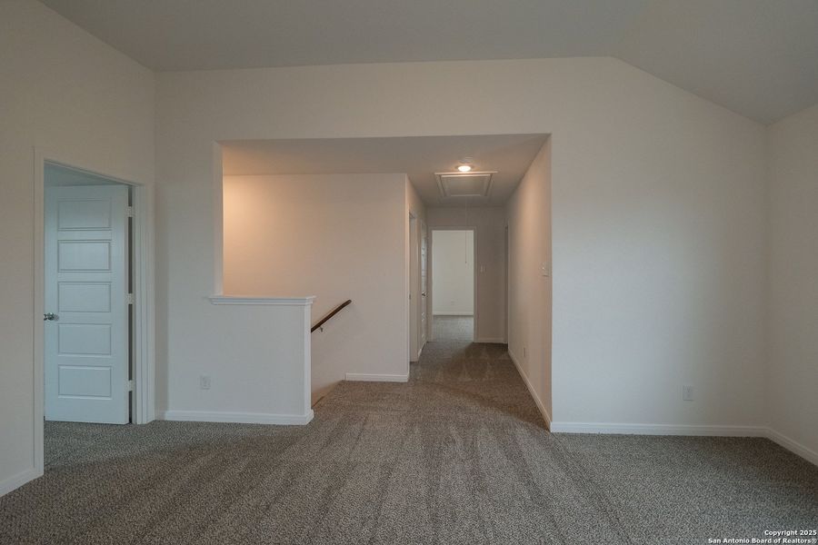 Spacious, unfurnished interior of a new home in Winding Brook, San Antonio (Image 26). Spacious, unfurnished interior of a new home in Winding Brook, San Antonio (Image 26).