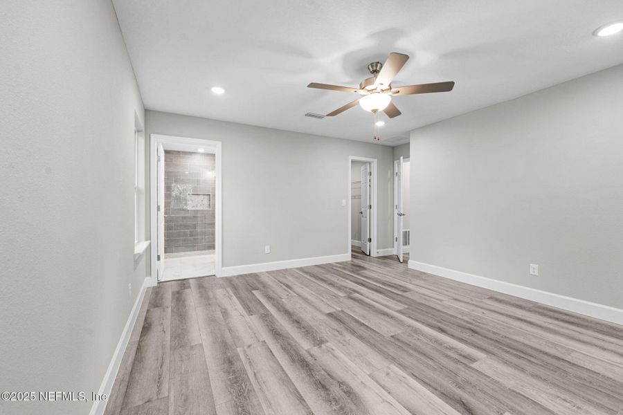Spacious, unfurnished interior of a new home in , Jacksonville (Image 22).