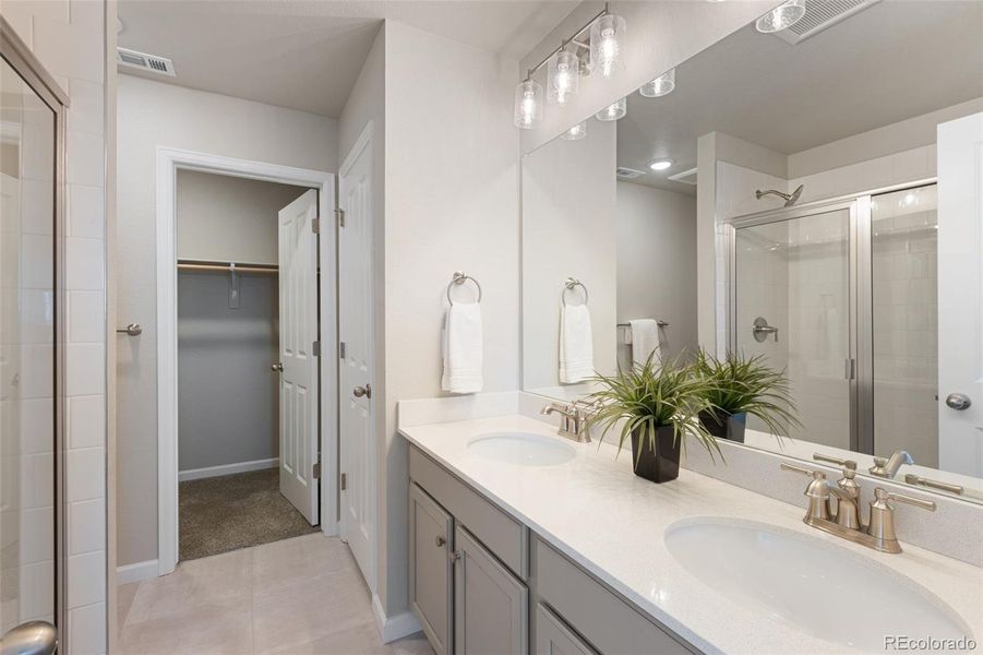 Furnished interior view inside a new home in , Longmont (Image 14).