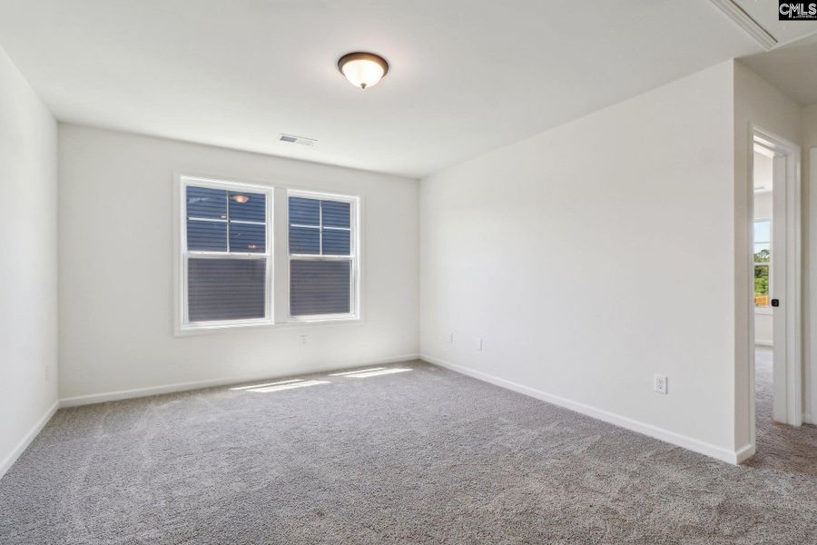 Spacious, unfurnished interior of a new home in Raglins Creek, Lugoff (Image 18).