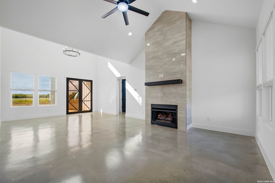 Spacious, unfurnished interior of a new home in , Stockdale (Image 21).