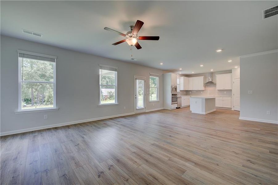 Spacious, unfurnished interior of a new home in Bowers Farm, McDonough (Image 25).