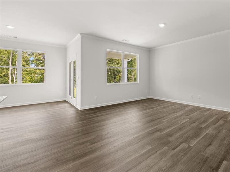 Spacious, unfurnished interior of a new home in Lost Creek, Dallas (Image 13).