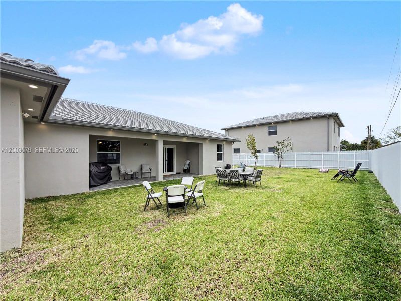Exterior details and patio area of a home in , Miami (Image 23).