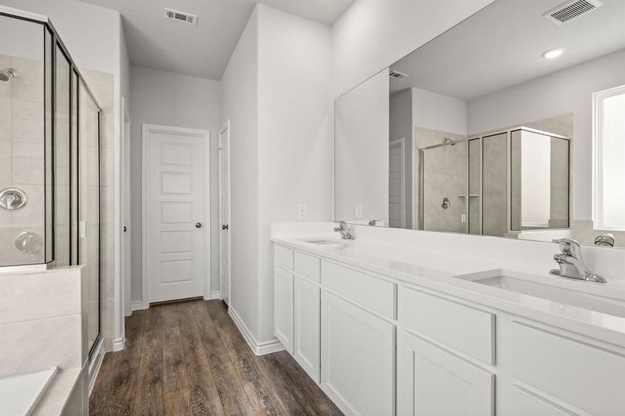 Furnished interior view inside a new home in Rocky Creek Crossing, Fort Worth (Image 4). Furnished interior view inside a new home in Rocky Creek Crossing, Fort Worth (Image 4).