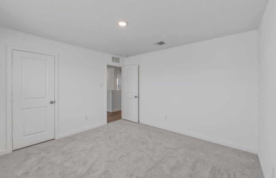 Spacious, unfurnished interior of a new home in Skyview, Belton (Image 14).