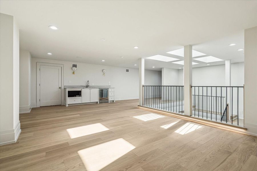 Spacious, unfurnished interior of a new home in , Houston (Image 24).