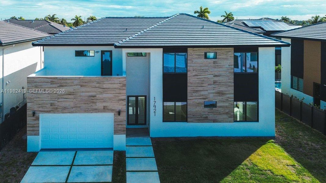 Exterior details and patio area of a home in , Miami (Image 27).