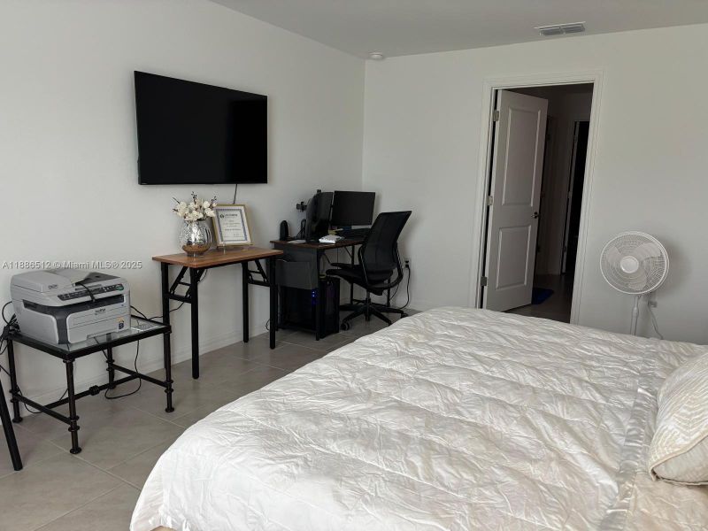 Furnished interior view inside a new home in , Lehigh Acres (Image 17). Furnished interior view inside a new home in , Lehigh Acres (Image 17).