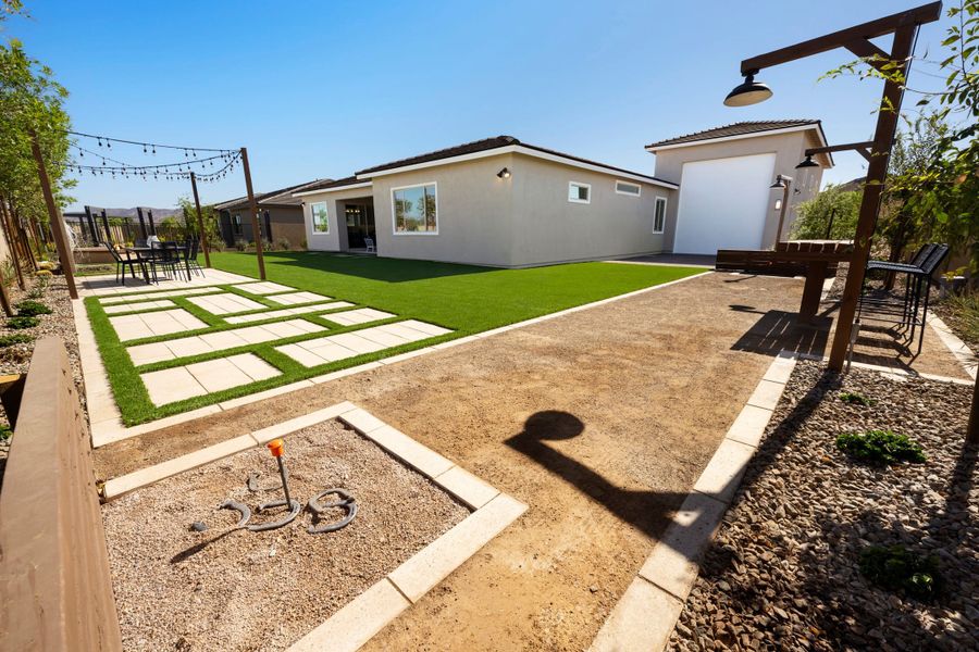 Representative exterior details of a home built from the Cholla Plan 5541 by Tri Pointe Homes in Whispering Hills, Laveen (Image 20).