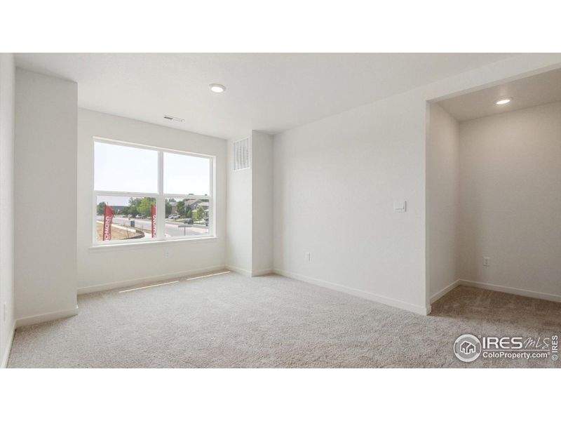 Spacious, unfurnished interior of a new home in Vantage, Berthoud (Image 23).