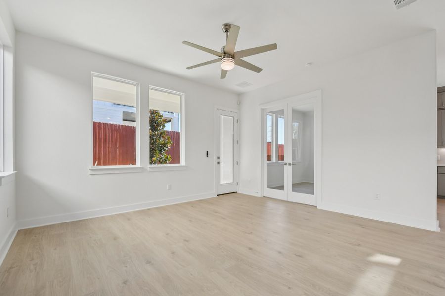 Spacious, unfurnished interior of a new home in Foxfield, Austin (Image 19).