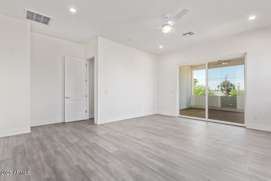 1913 W ADAMS Street 1913 W ADAMS Street