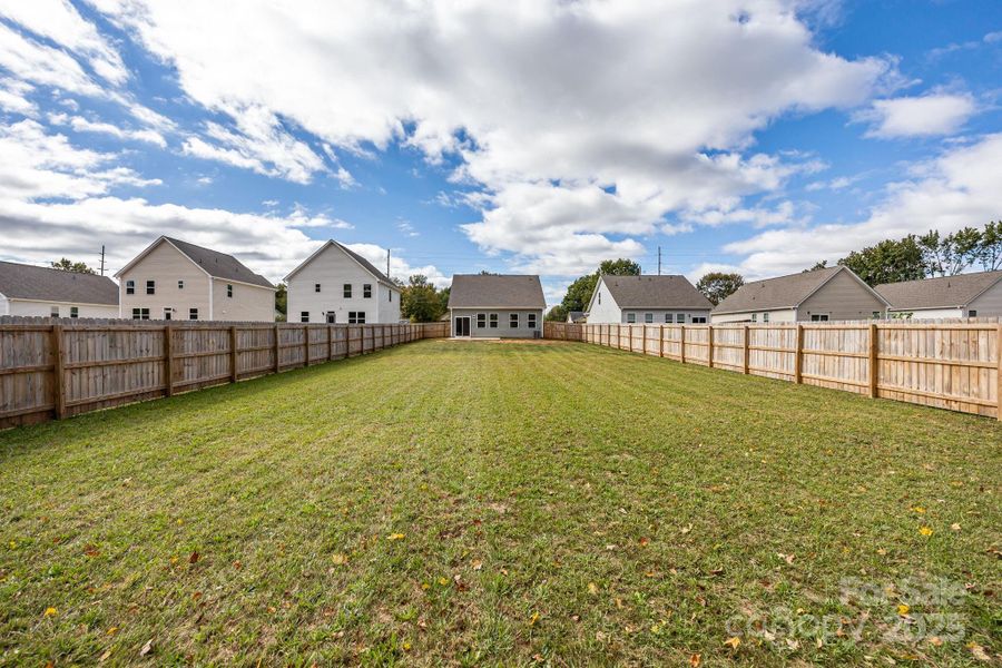 Back Yard, Fully Fenced Back Yard, Fully Fenced