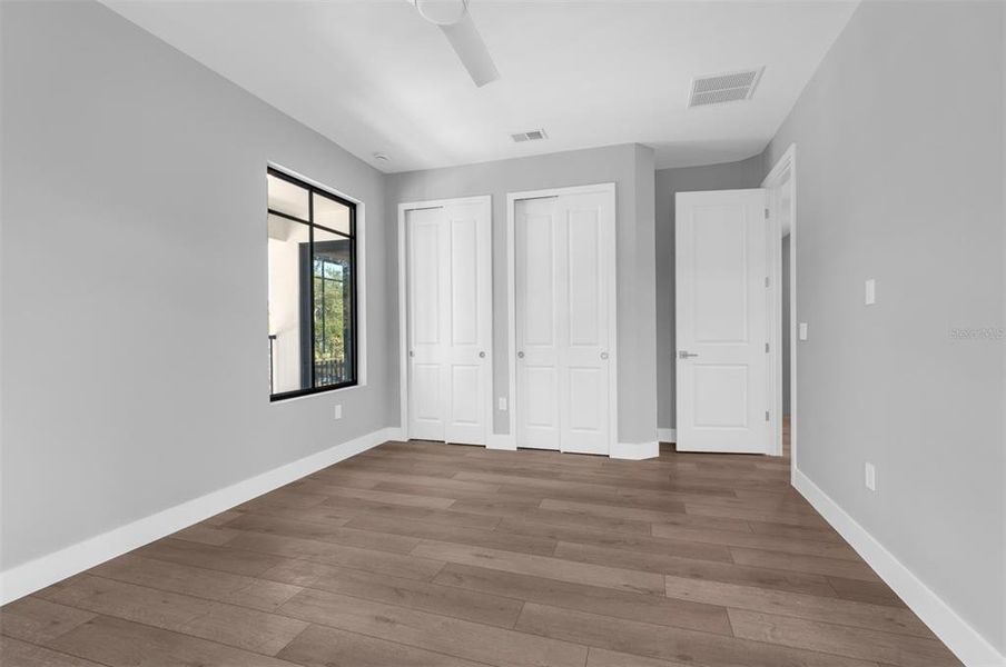 Spacious, unfurnished interior of a new home in , Orlando (Image 24).