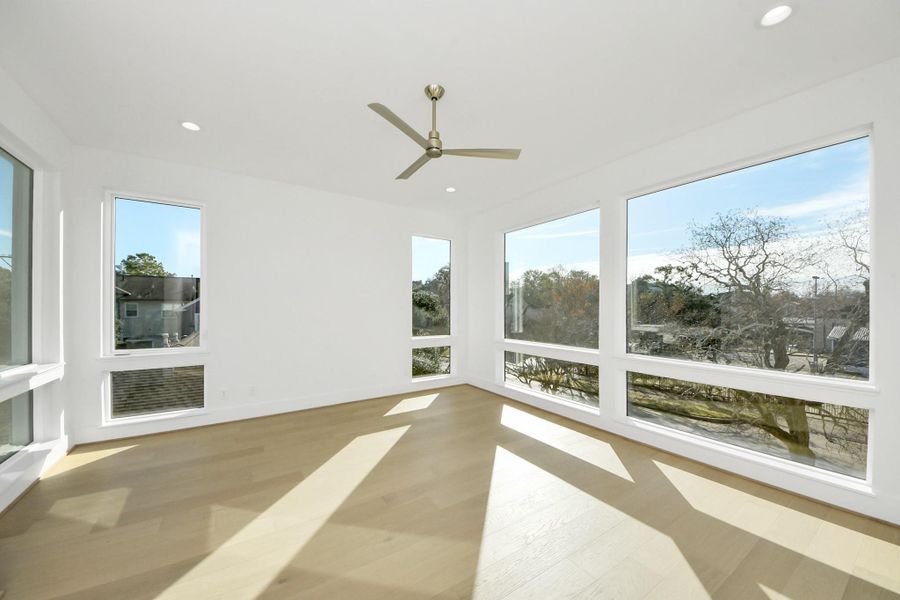 Spacious, unfurnished interior of a new home in , Houston (Image 20).
