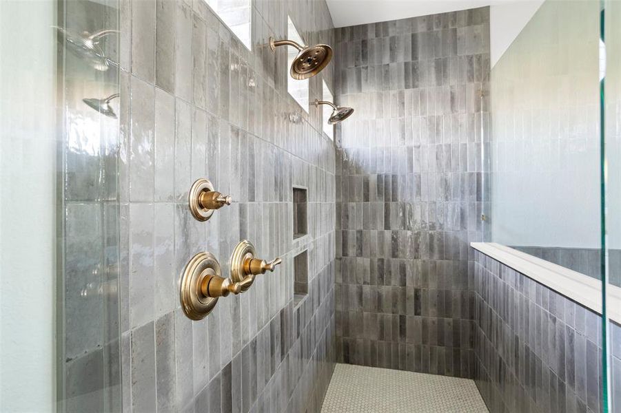 Close-up of interior finishes inside a home in , Waxahachie (Image 20).