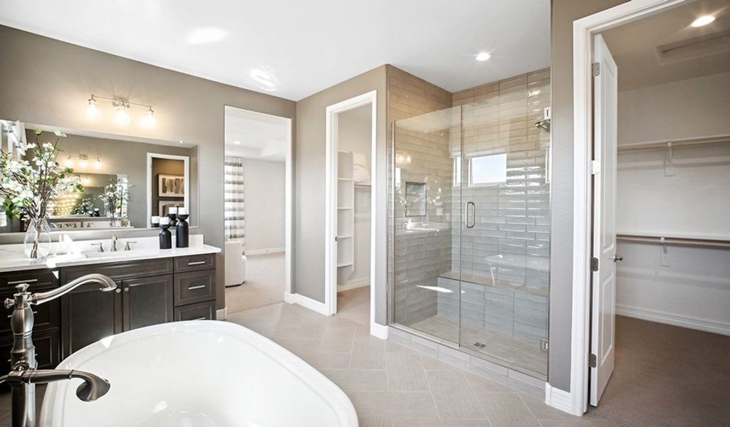 Pinecrest-P853-EstatesatArroyoSeco Bathroom