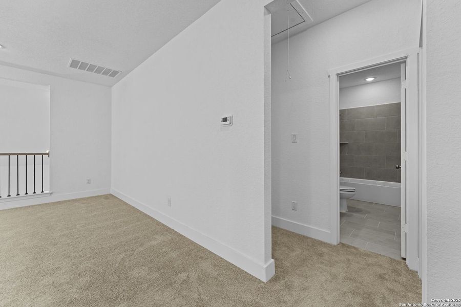Spacious, unfurnished interior of a new home in , New Braunfels (Image 18).