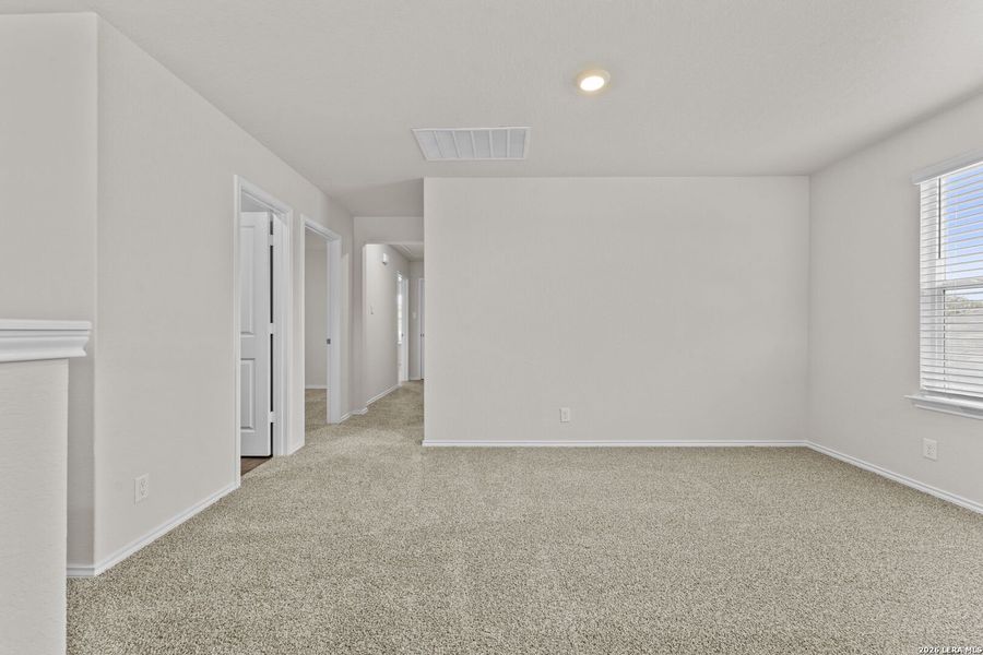 Spacious, unfurnished interior of a new home in Redbird Ranch, San Antonio (Image 22).