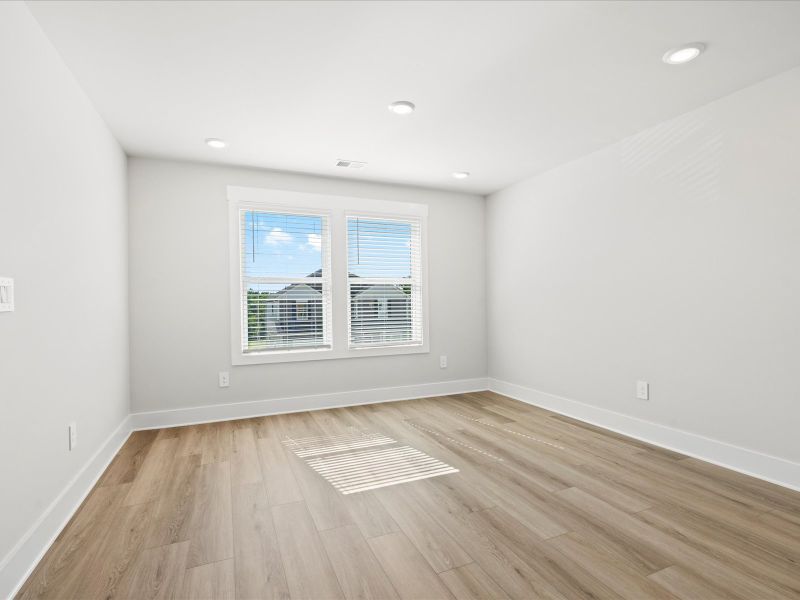Spacious, unfurnished interior of a new home in Crossing at Abner Creek, Greer (Image 20).