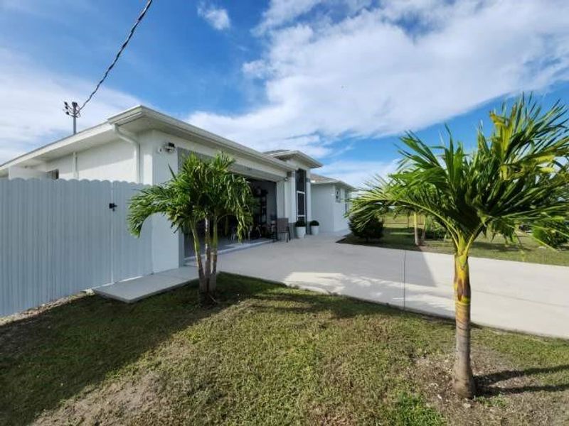 Exterior details and patio area of a home in , Labelle (Image 26).