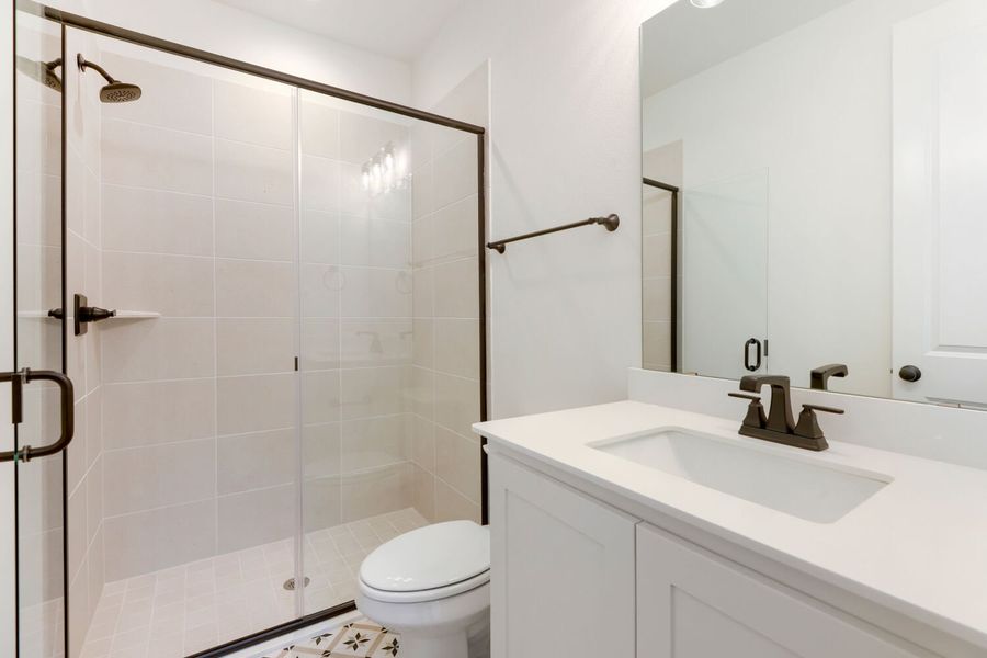 3305 Jazil - Full Bathroom 3305 Jazil - Full Bathroom