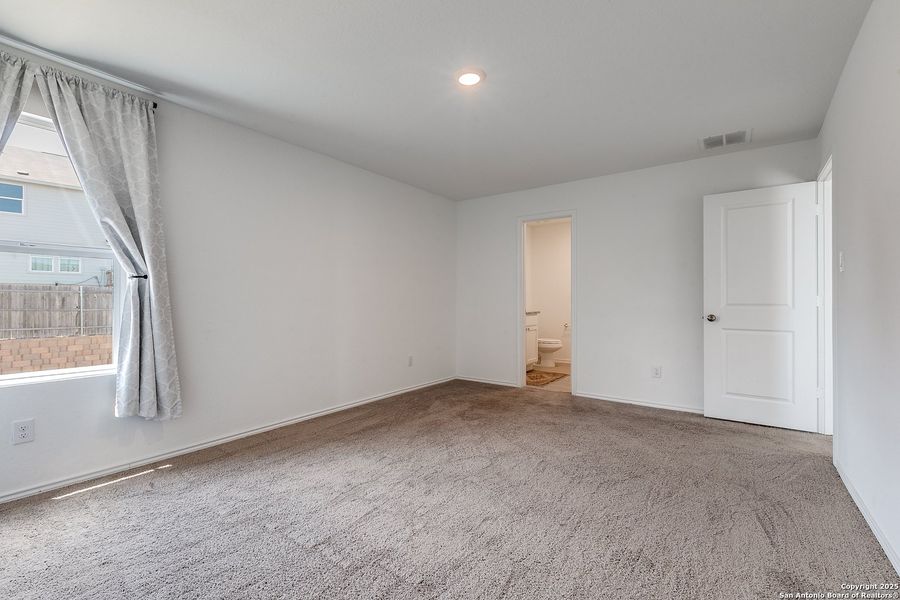 Spacious, unfurnished interior of a new home in , San Antonio (Image 16). Spacious, unfurnished interior of a new home in , San Antonio (Image 16).