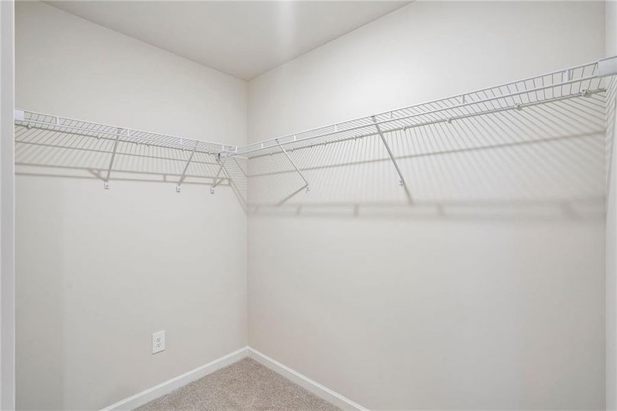 Spacious, unfurnished interior of a new home in Hawthorne Station, College Park (Image 32).