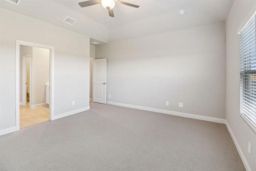 Photo is not of the actual home, but is an inspirational photo of builder’s model home and may depict options, furnishings, and/or decorator features that are not included.