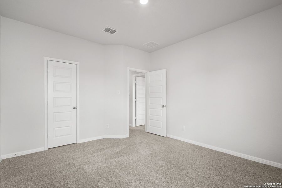 Spacious, unfurnished interior of a new home in Applewhite Meadows, San Antonio (Image 20).