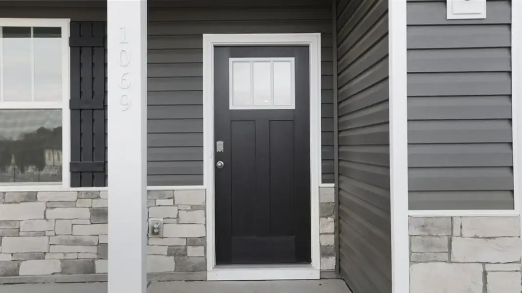 Exterior details and patio area of a home in Baxter Village, Boiling Springs (Image 4).