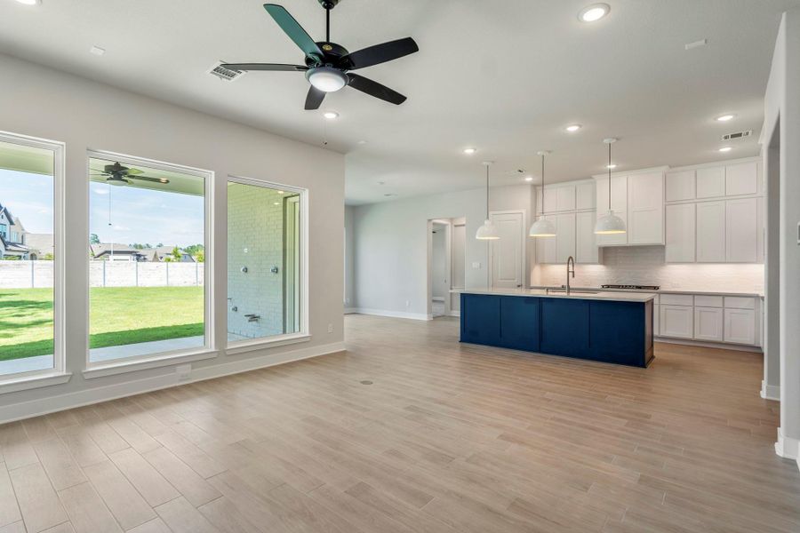 Spacious, unfurnished interior of a new home in ARTAVIA 55' Lots, Conroe (Image 30). Spacious, unfurnished interior of a new home in ARTAVIA 55' Lots, Conroe (Image 30).