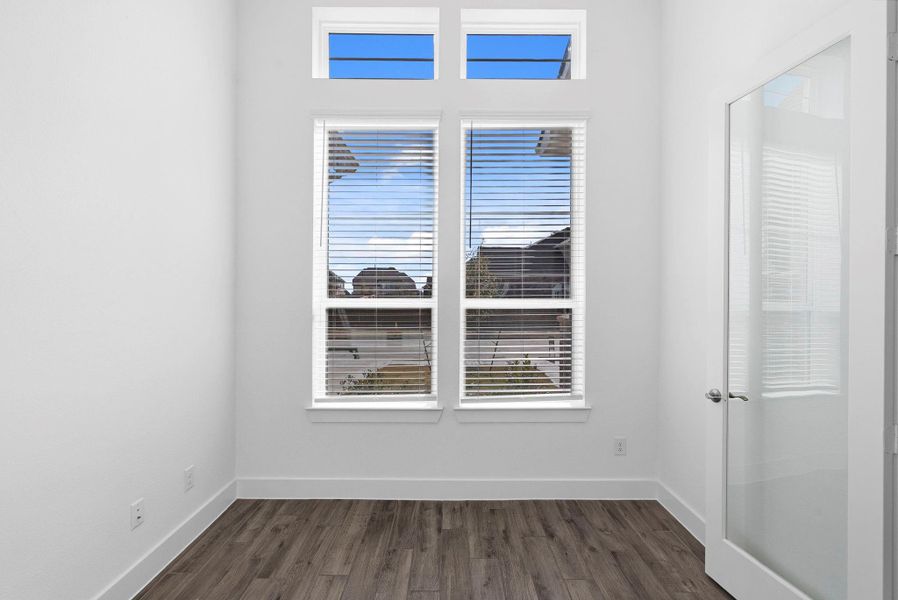 Spacious, unfurnished interior of a new home in Meridiana, Manvel (Image 19).