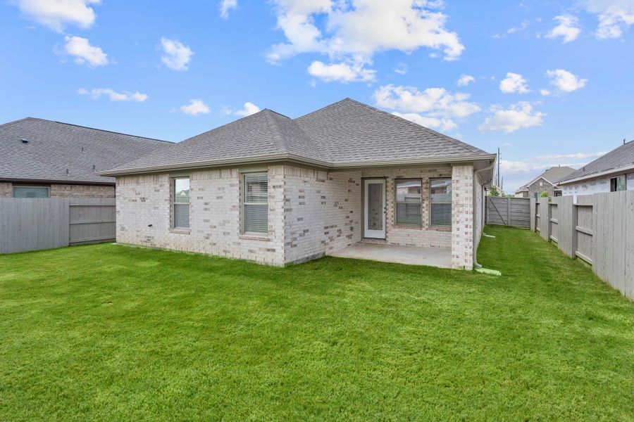 Front exterior of a new home in Pomona 50' & 55', Manvel, TX, highlighting curb appeal (Image 16). Front exterior of a new home in Pomona 50' & 55', Manvel, TX, highlighting curb appeal (Image 16).