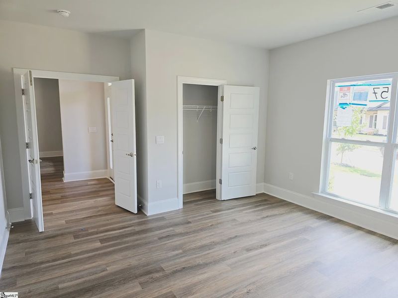 Spacious, unfurnished interior of a new home in Hidden Lake Estates, Greenville (Image 10).